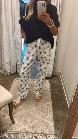 POCKET FULL OF FLORALS LINEN PANTS—SUMMER SALE