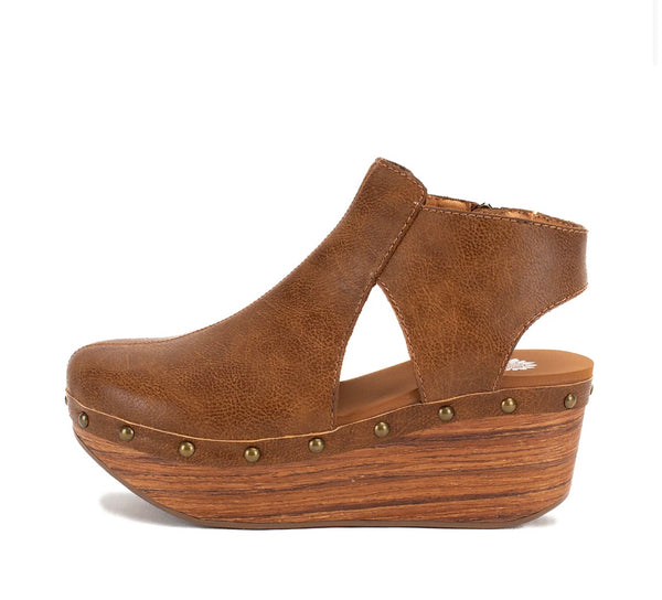 THE BROOKE WEDGE CLOG- BROWN**** WINTER SALE ****