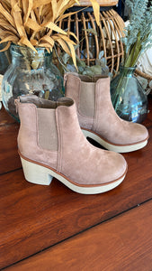 THE HIGHWAY BOOTIE -TAUPE